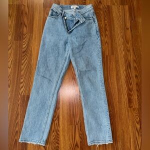Abercrombie Criss-Cross 90’s Straight Ultra High Rise Jeans Light Wash